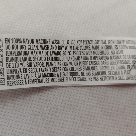 2 NWT Forever 21 Sleeveless Floral Crop Tops Sz M - Picture 6 of 8